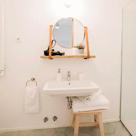 Проживание в семье Basque *